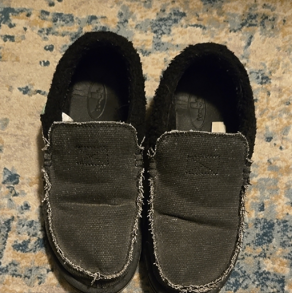 Used Womans Black Canvas Slip-On Shoes